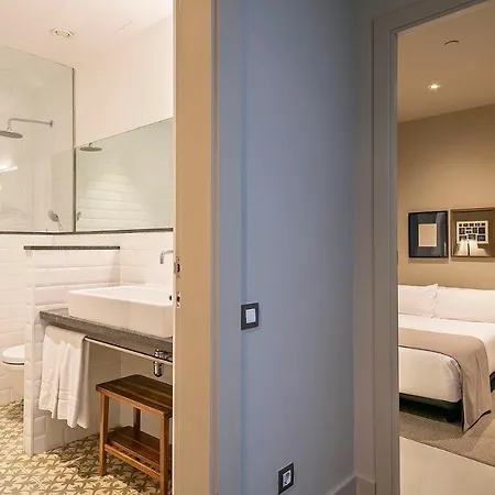 Uma Pau Claris 3* Barcelona