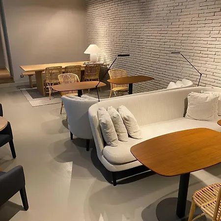 Colectia Pau Claris 4*