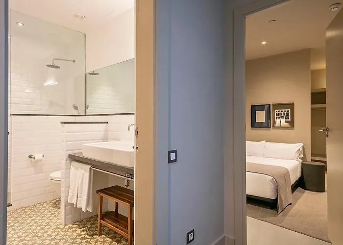 Colectia Pau Claris 4* Barcelona