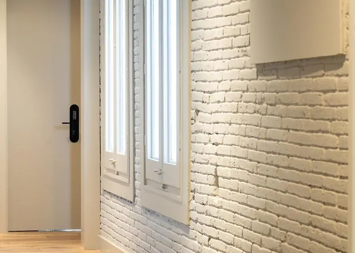 Colectia Pau Claris Pensjonat 4*