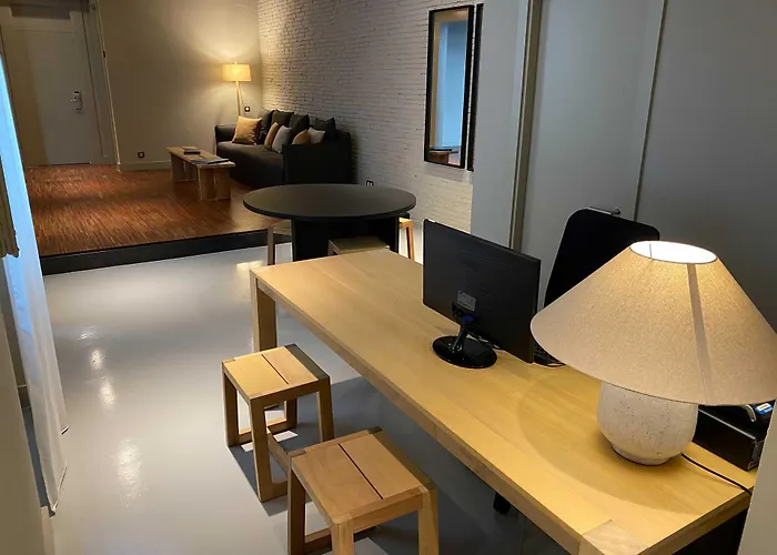 Colectia Pau Claris Pensjonat 4*