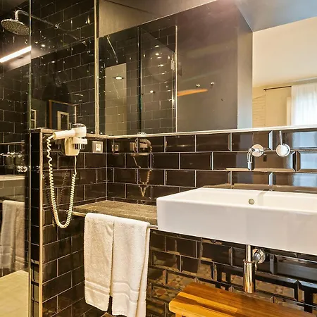 Guest house Uma Pau Claris 3*